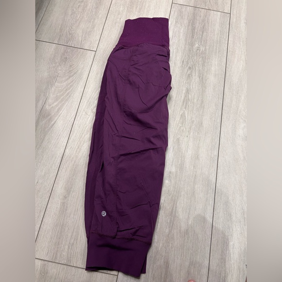 Lululemon Dance Studio Capris - Picture 5 of 7